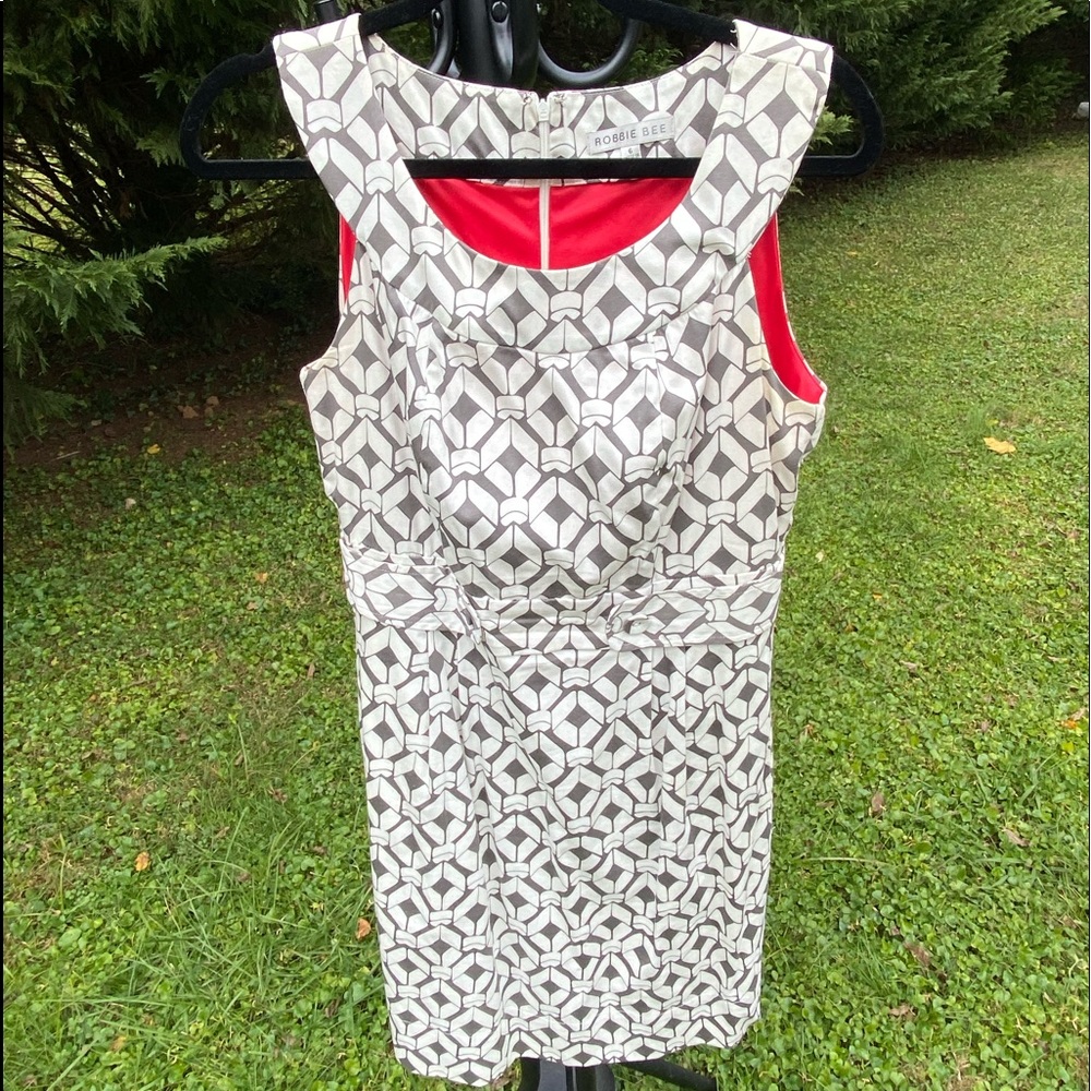 Fun little sleeveless dress